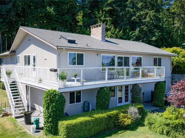 323 Hoylake Rd W, Qualicum Beach, BC V9K 1K5