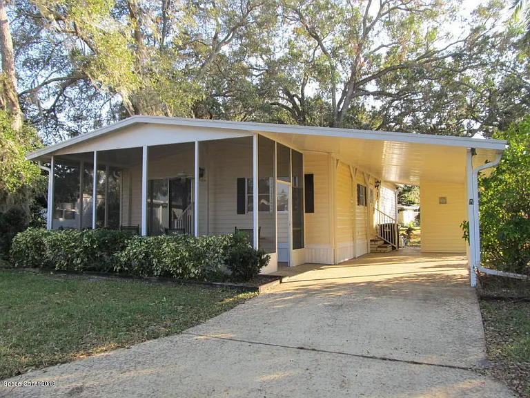 331 Holiday Park Blvd NE — Photo 2