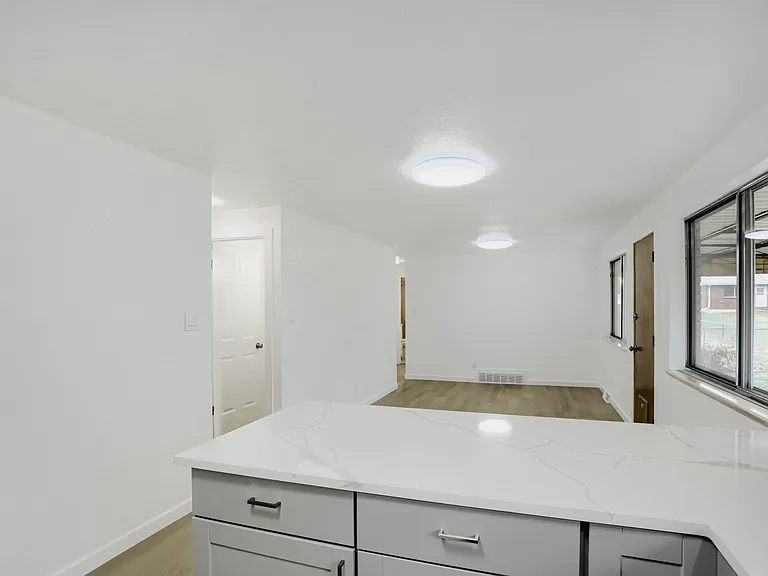 375 Depew St — Photo 10