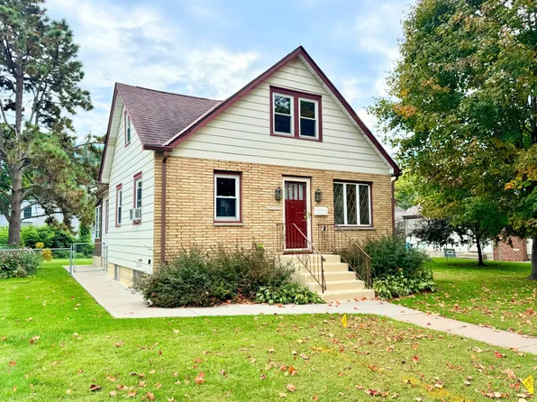 1368 Eleanor Ave, Saint Paul, MN 55116