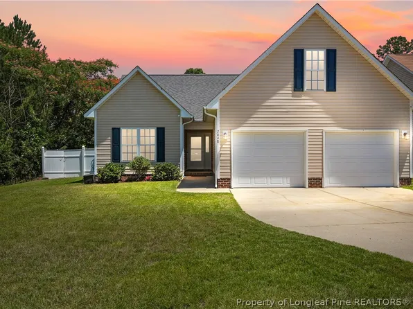 2048 Ivey Commons Rd, Fayetteville, NC 28306