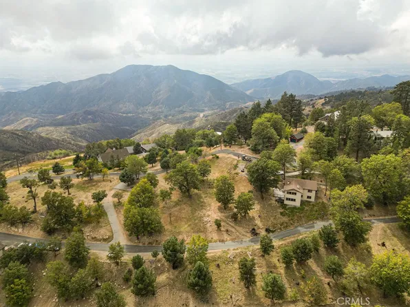 25 Pine Cone Curv #D, Running Springs, CA 92382
