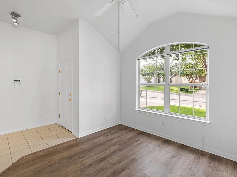 2305 Boulder Run — Photo 9