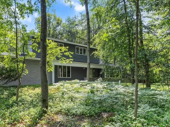 3800 E Marilyns Ln, Midland, MI 48642