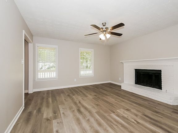 4th image of 605 Garamond Pl