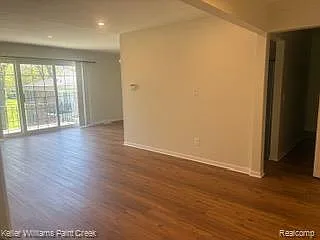 433 Fox Hills Dr S #5 — Photo 5
