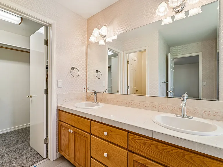 24963 Fox Ridge Dr — Photo 36