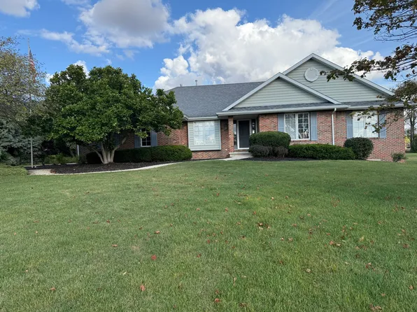 712 S Moccasin Dr, Shabbona, IL 60550