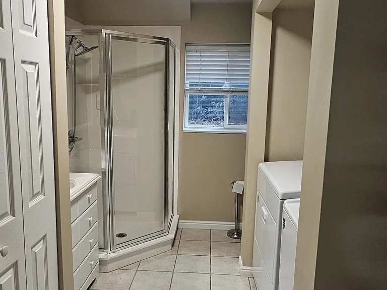 2318 E Claybourne Ave — Photo 36