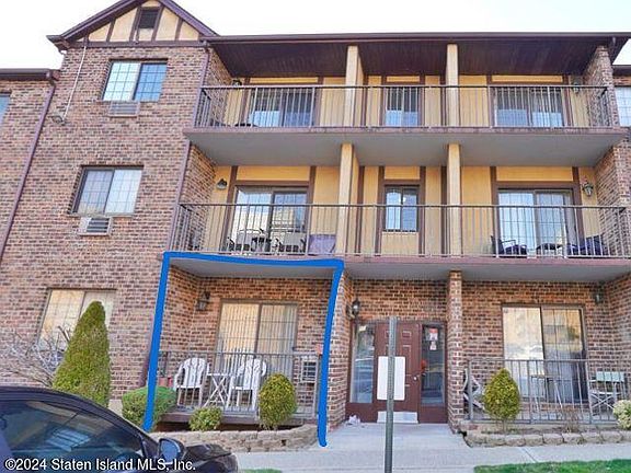 3rd image of 20 Donna Ct APT 1