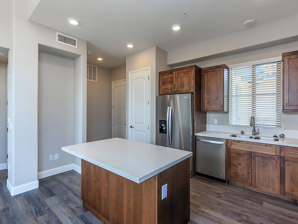 1st image of 1161 E Shepherd Ave #18292364