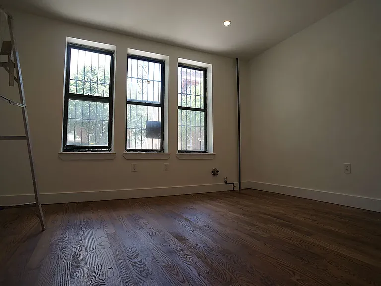 297 Schaefer St #1F — Photo 1