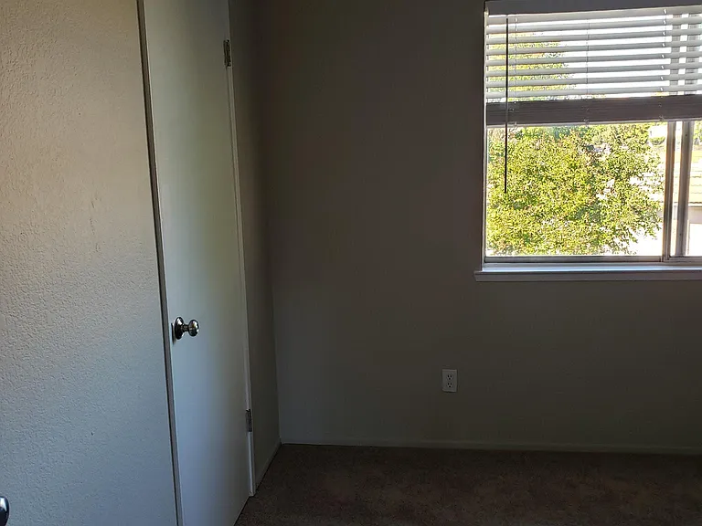 370 Tabor Ave — Photo 16