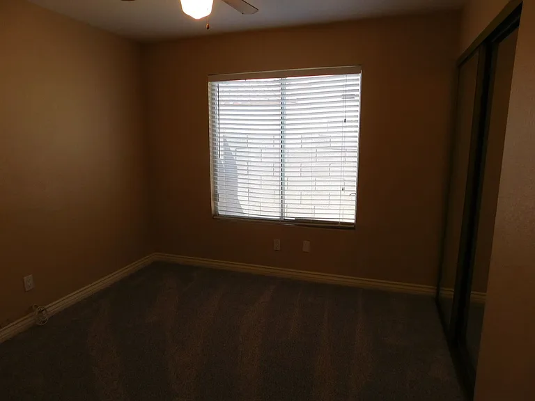 400 Opal Dr — Photo 7