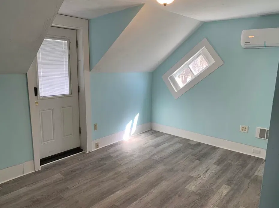 2 bed, 950 sqft, $1,600 — Photo 3