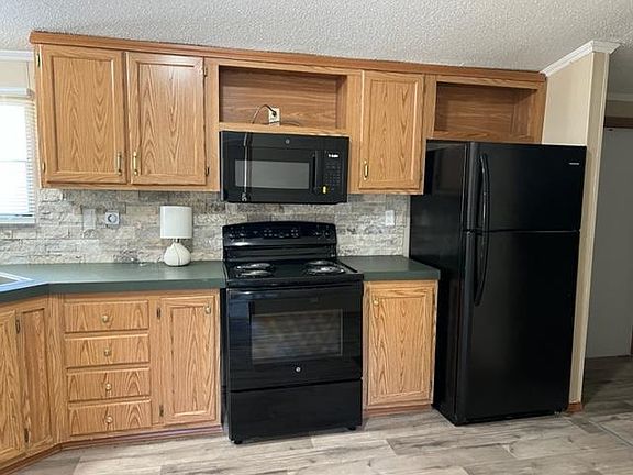 4th image of 1684 Fruitridge Dr