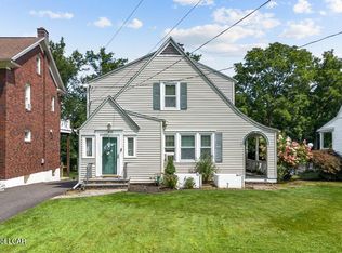 405 N Pioneer Ave, Dallas, PA 18612