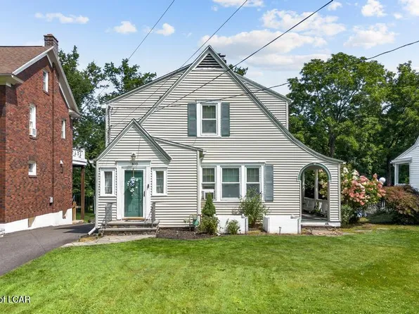 405 N Pioneer Ave, Dallas, PA 18612