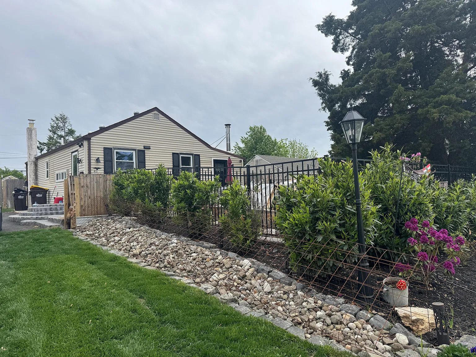 411 Brandywine Ln — Photo 2