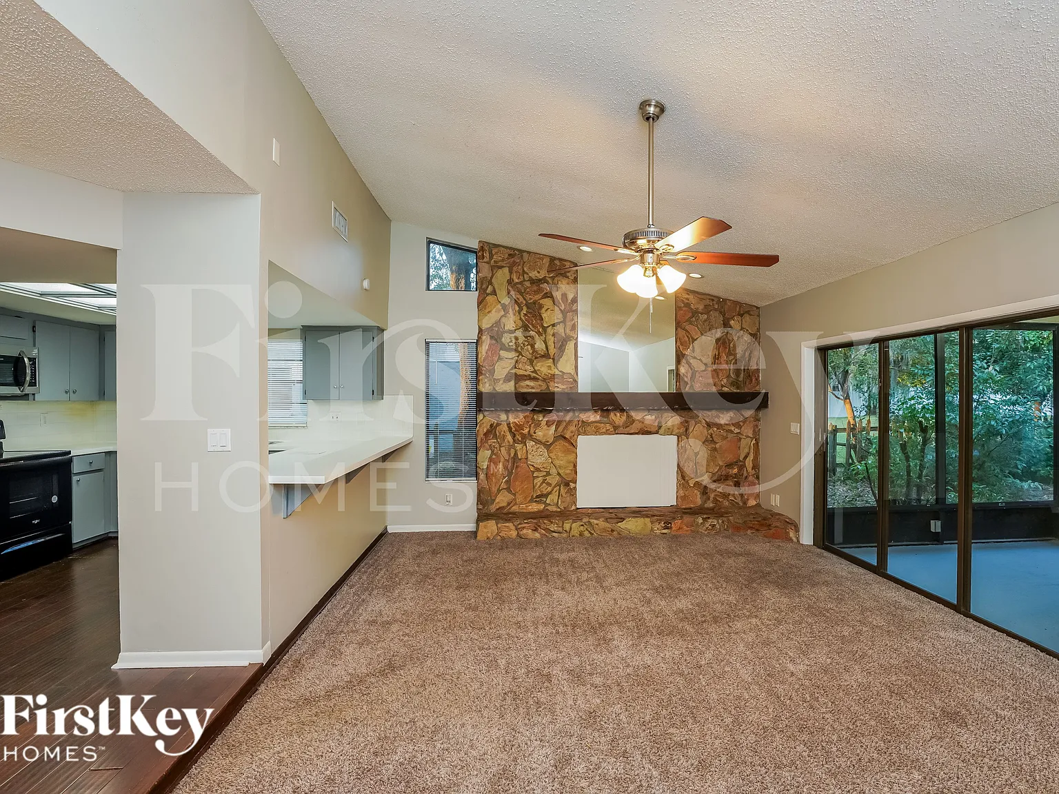 3 bed, 2.0 bath, 1795 sqft, $1,935 — Photo 2
