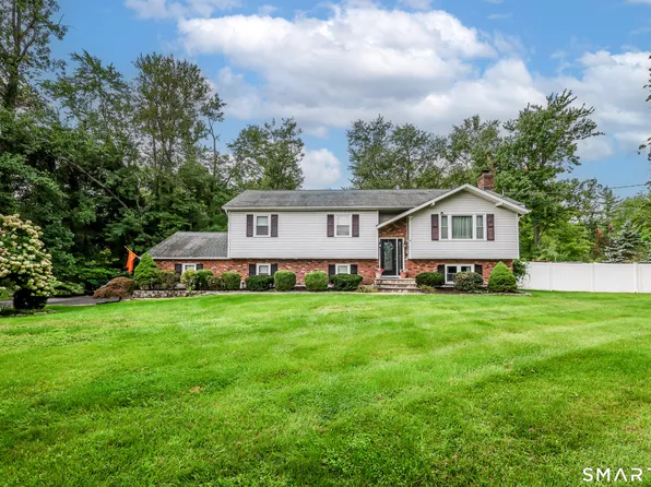 4 Old Turnpike Road, Brookfield, CT 06804