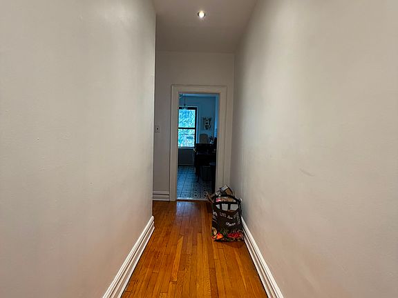 3rd image of 56 Glenwood Ave APT 25