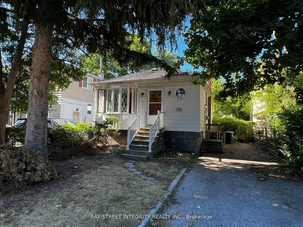 204 Greenfield Ave, Toronto, ON M2N 3E3