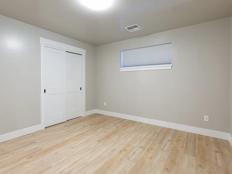 5377 Remington Dr — Photo 29