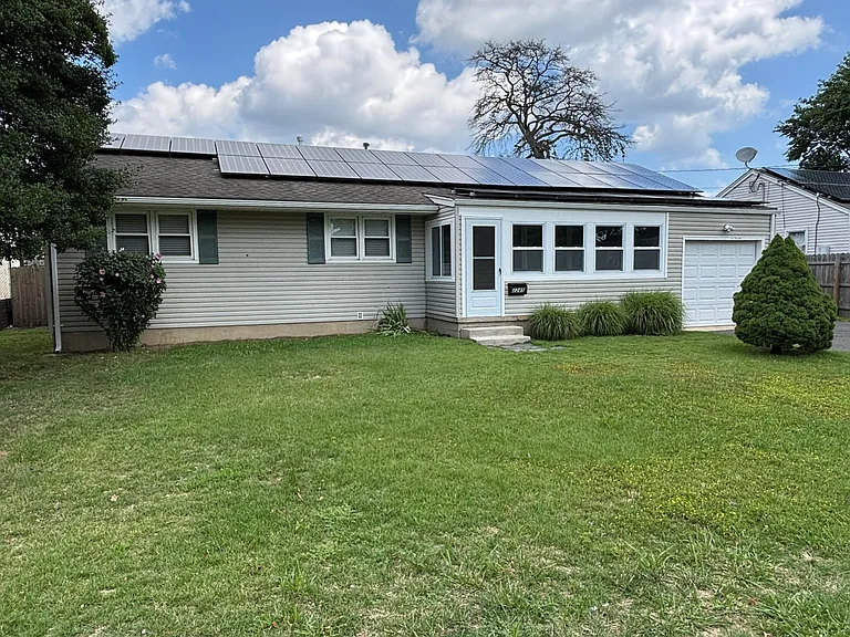 2245 Edgar Rd — Photo 1