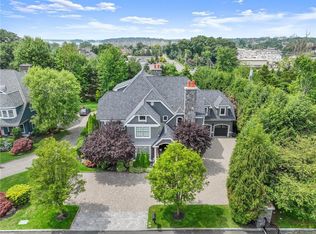 21 Malysana Ln, New Rochelle, NY 10805