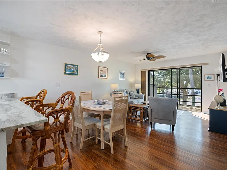 431 Airport Ave E #207 — Photo 9