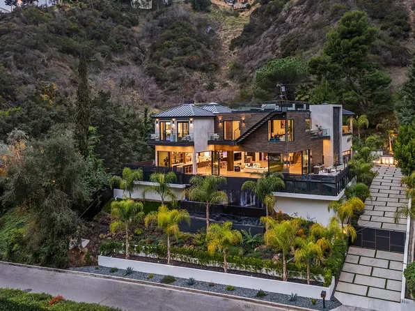 2031 Roscomare Rd, Los Angeles, CA 90077