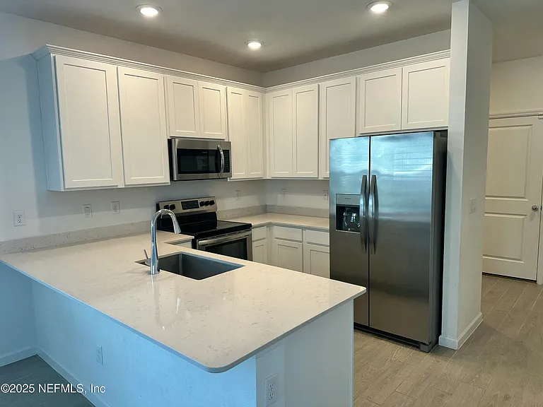 413 Rosemont Dr — Photo 7