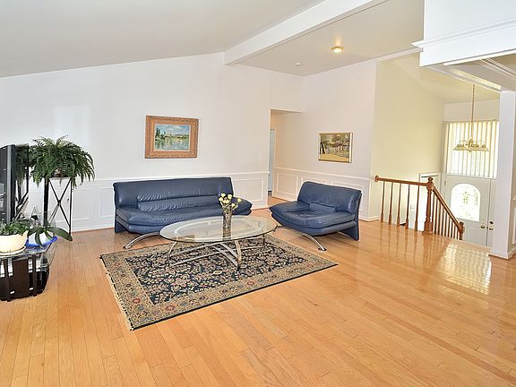 2nd image of 9422 Hermitage Dr