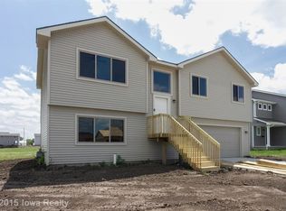 518 Prairie Ridge Dr, Huxley, IA 50124