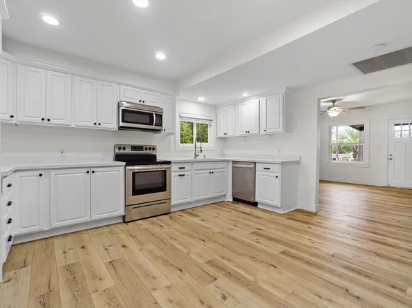 4576 Nebo Dr, La Mesa, CA 91941