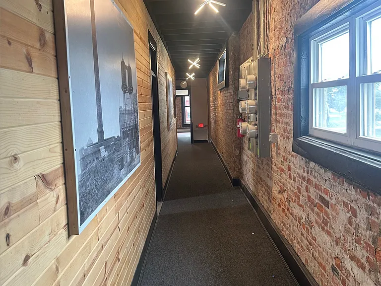127 1/2 S Main St #1 — Photo 9
