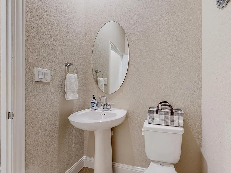 7524 Redondo Dr — Photo 14