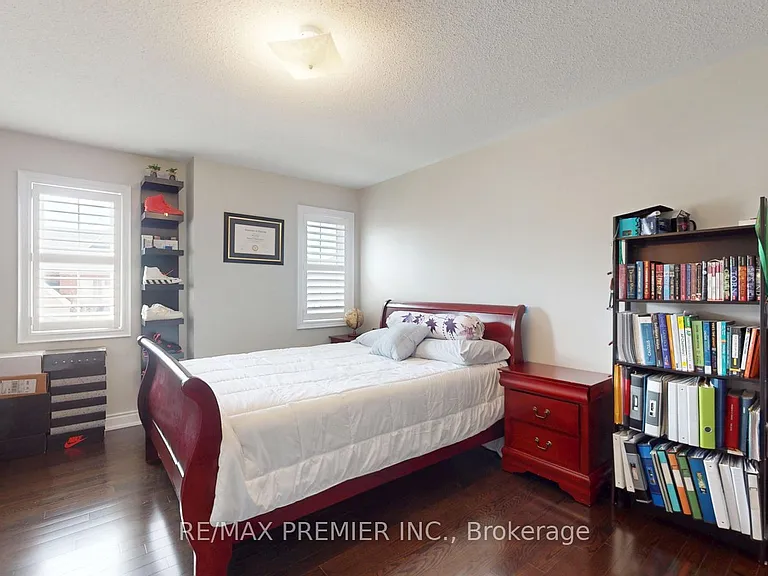 48 Heron Hollow Ave — Photo 17