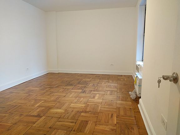 3rd image of 400 E 14th St APT 1G
