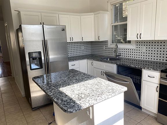 3rd image of 211 Virginia Ave Floor 1