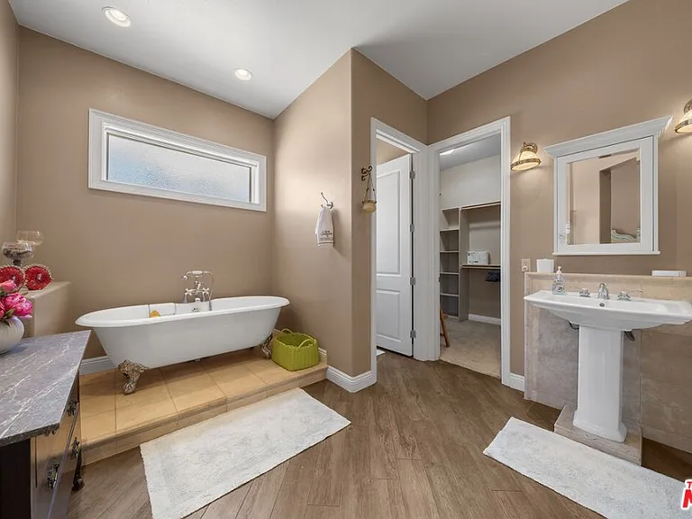 18087 Newview Dr — Photo 28
