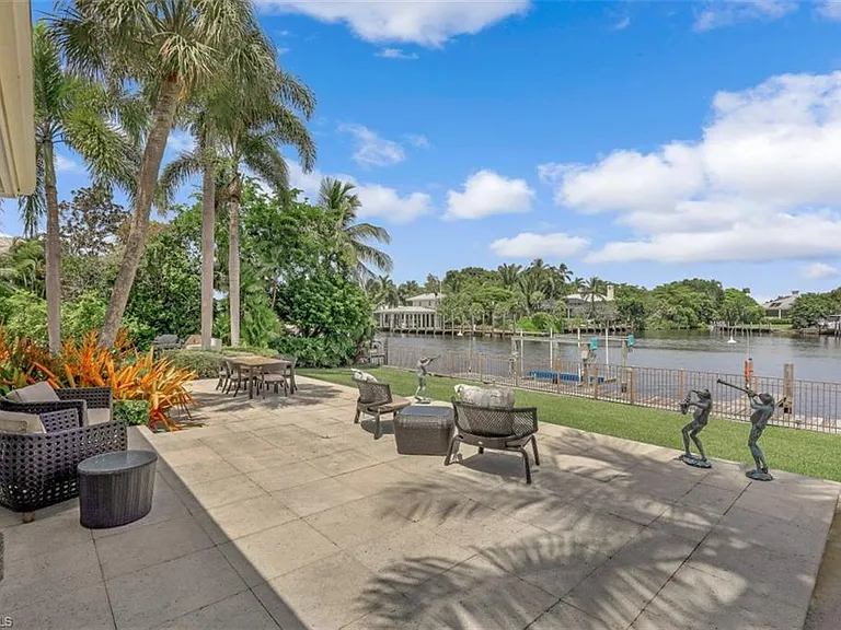 655 Galleon Dr — Photo 30