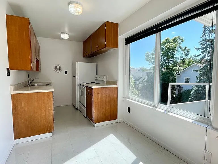 Escolier Apartments — Photo 59