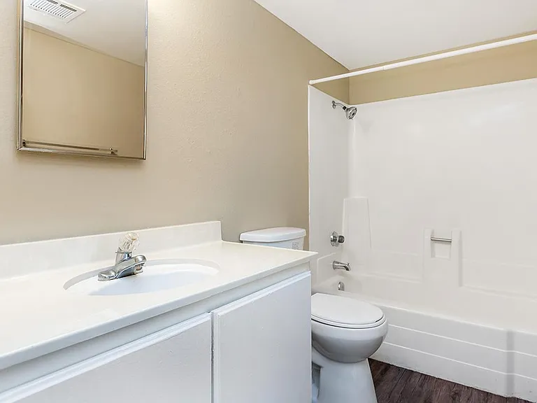 La Ventana Apartments — Photo 58