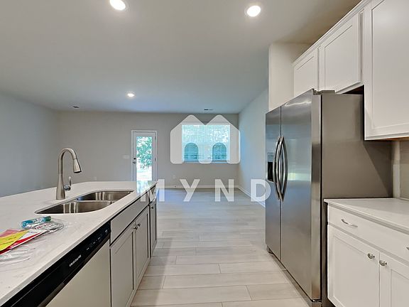 5th image of 157 Eagle Chase Dr