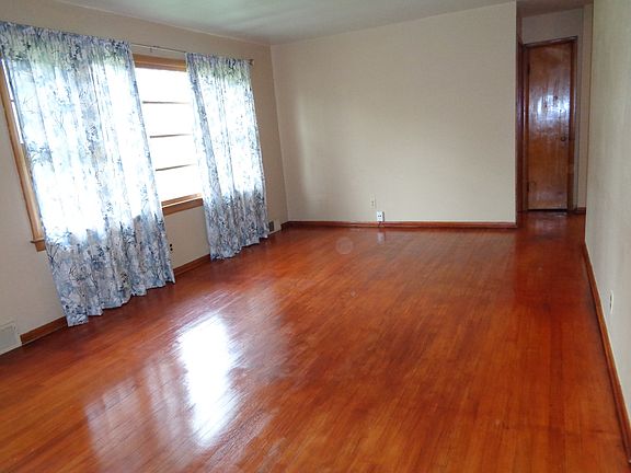 2nd image of 7012 170th St