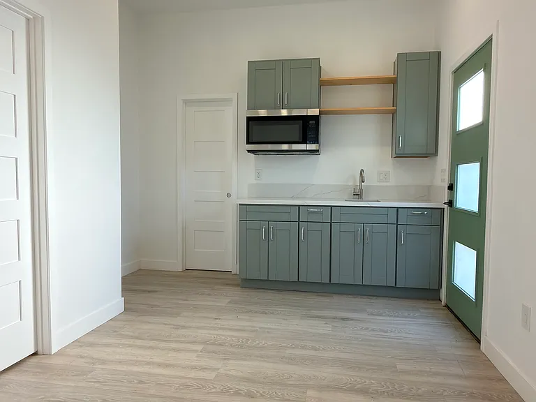 2029 E Washington Ave #A — Photo 3