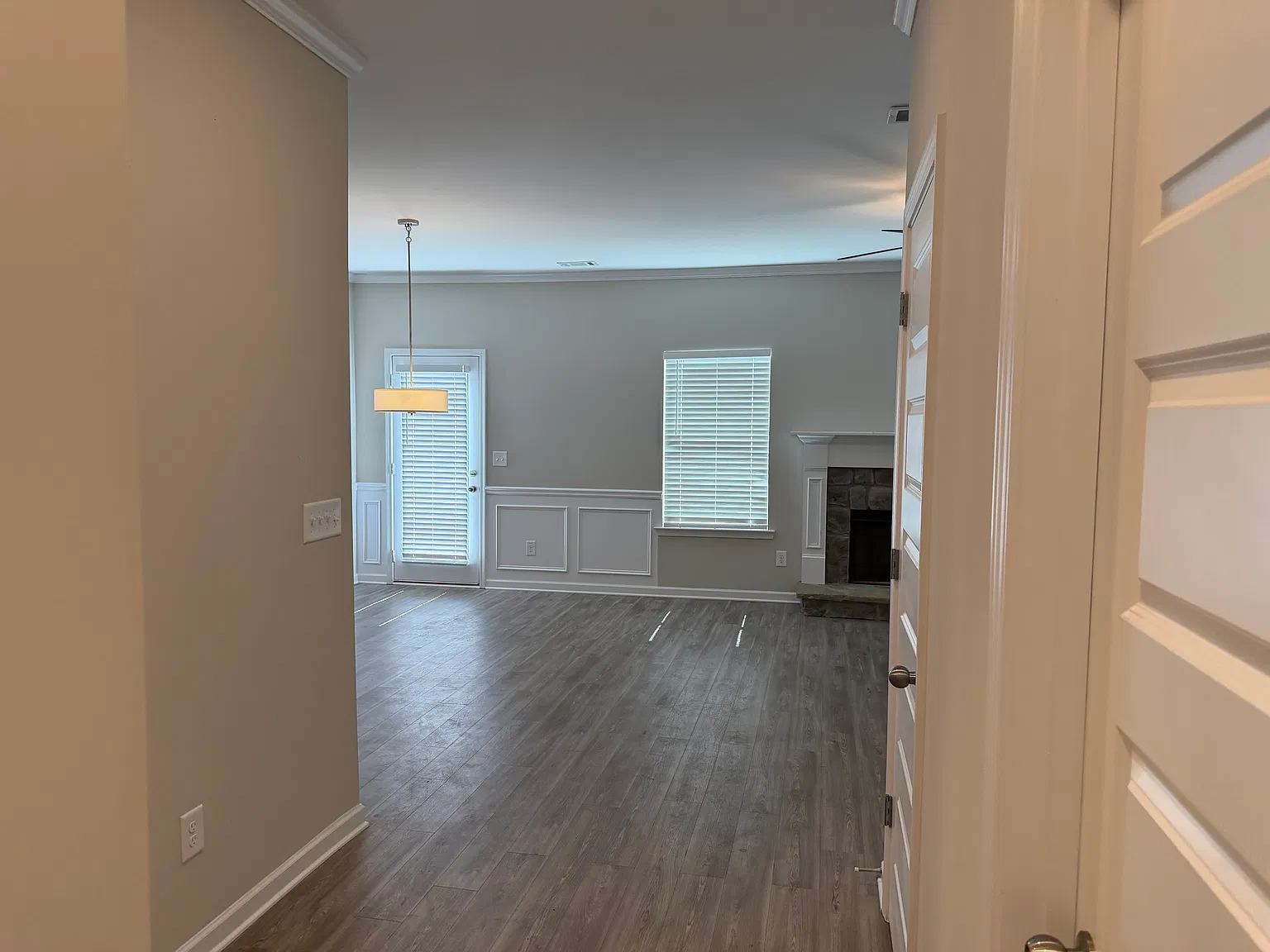 3 bed, 2.5 bath, 1750 sqft, $2,200 — Photo 3
