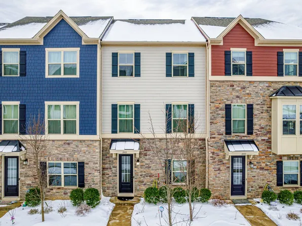 2002 Hemlock Ln, Mars, PA 16046